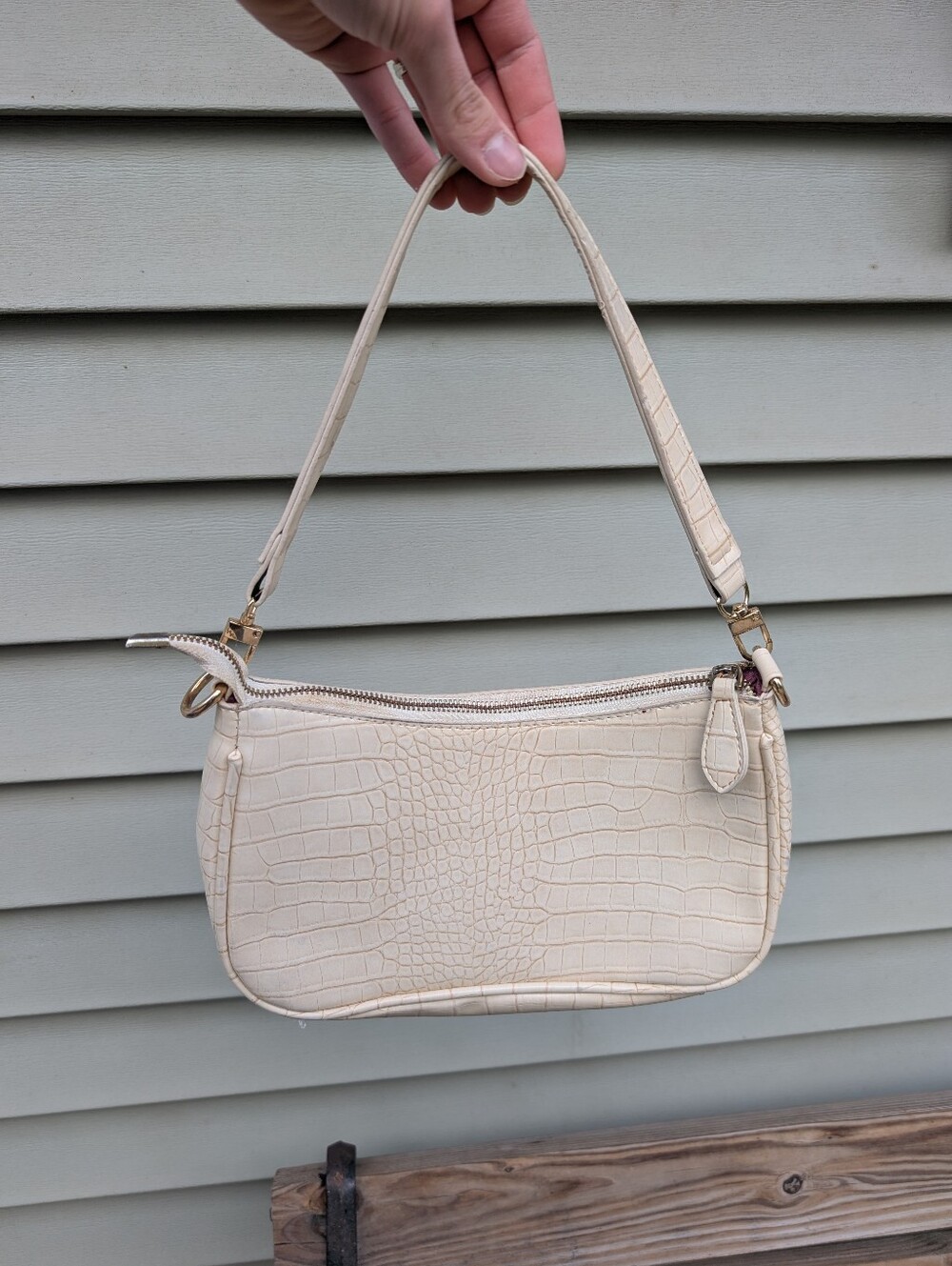 Chic 90s / Y2K -Style Cream Baguette Purse